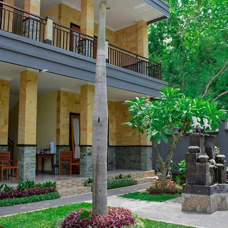 Yudis Homestay Toyapakeh Zewnętrze zdjęcie